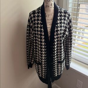 LOFT Black and White Houndstooth Cardigan